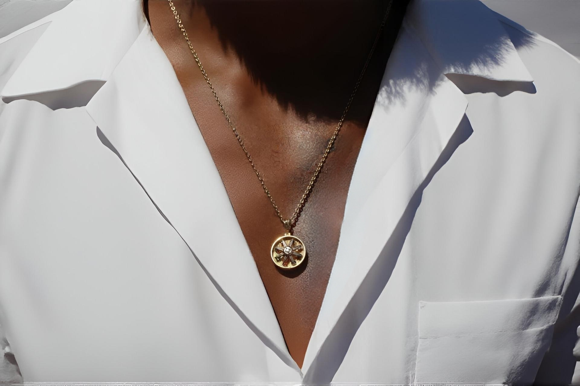 Galaxy Motion Star Kinetic Necklace Saturn