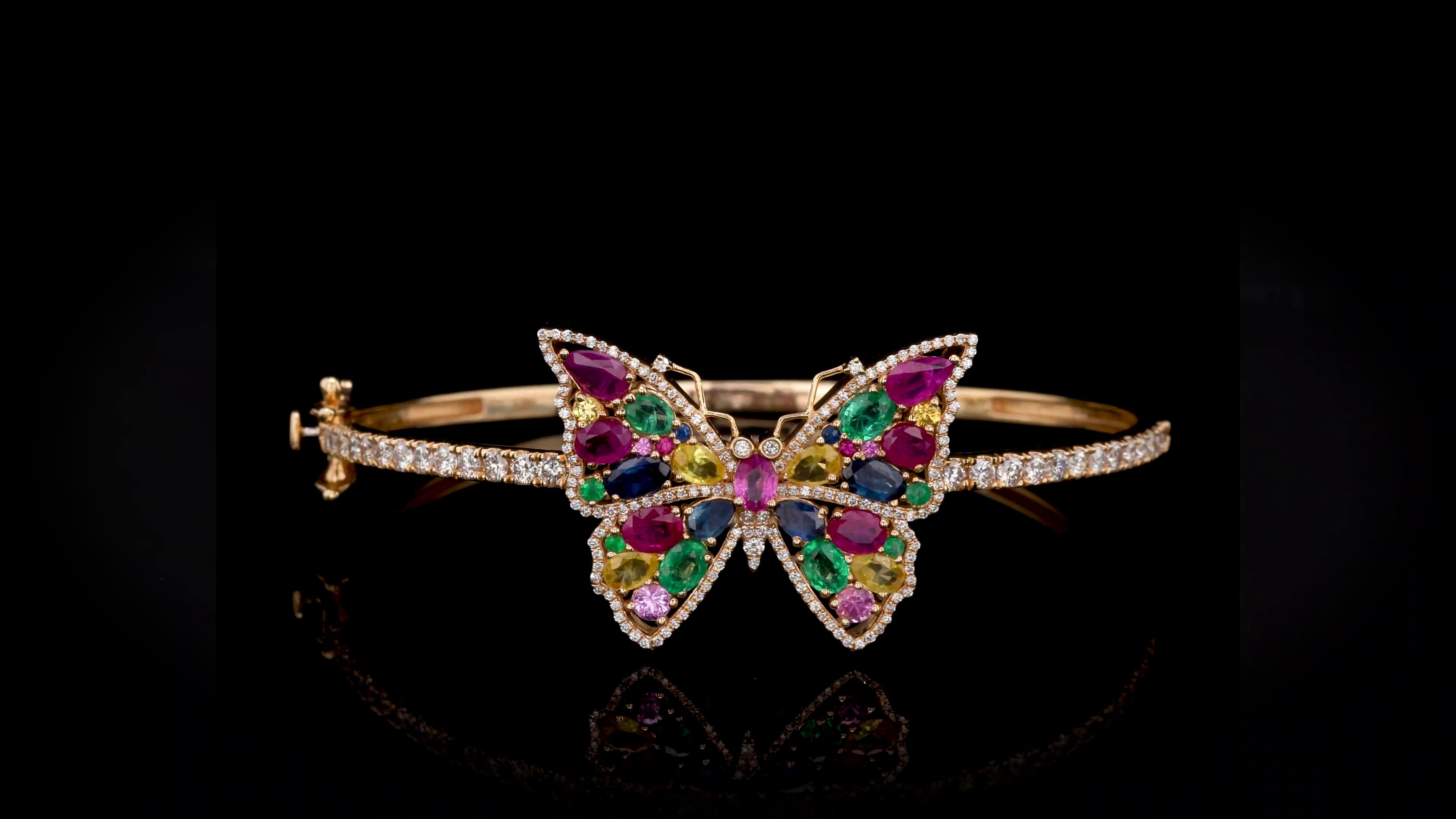 Elegant butterfly 18ct gold Gemstone bangle