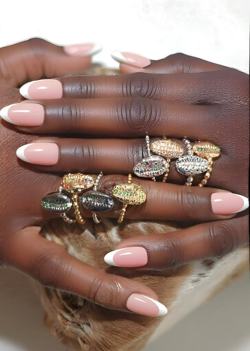 Medium Cowrie Bead 18ct Gold Gemstone Rings