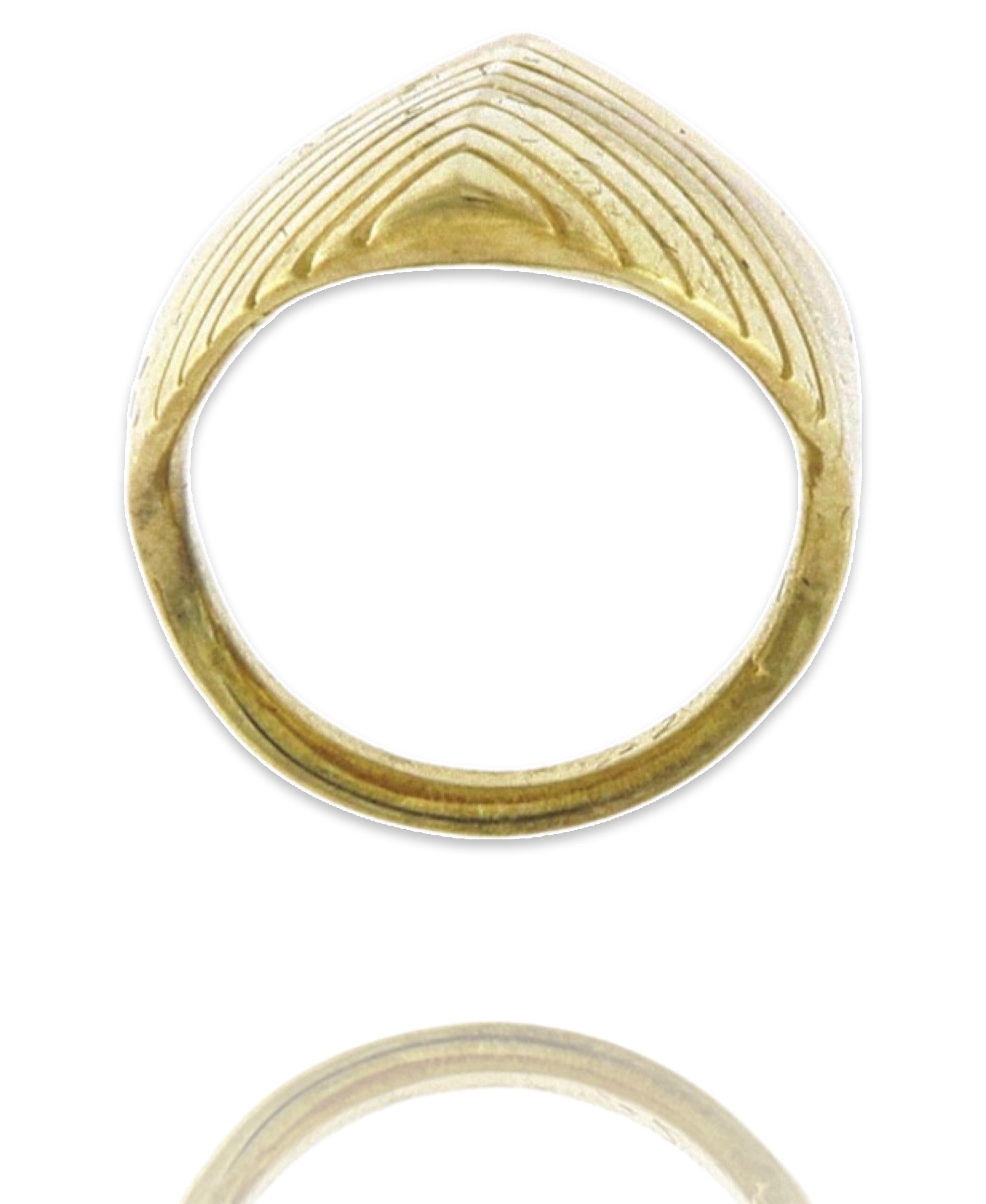 18ct gold Shield of the Power ring